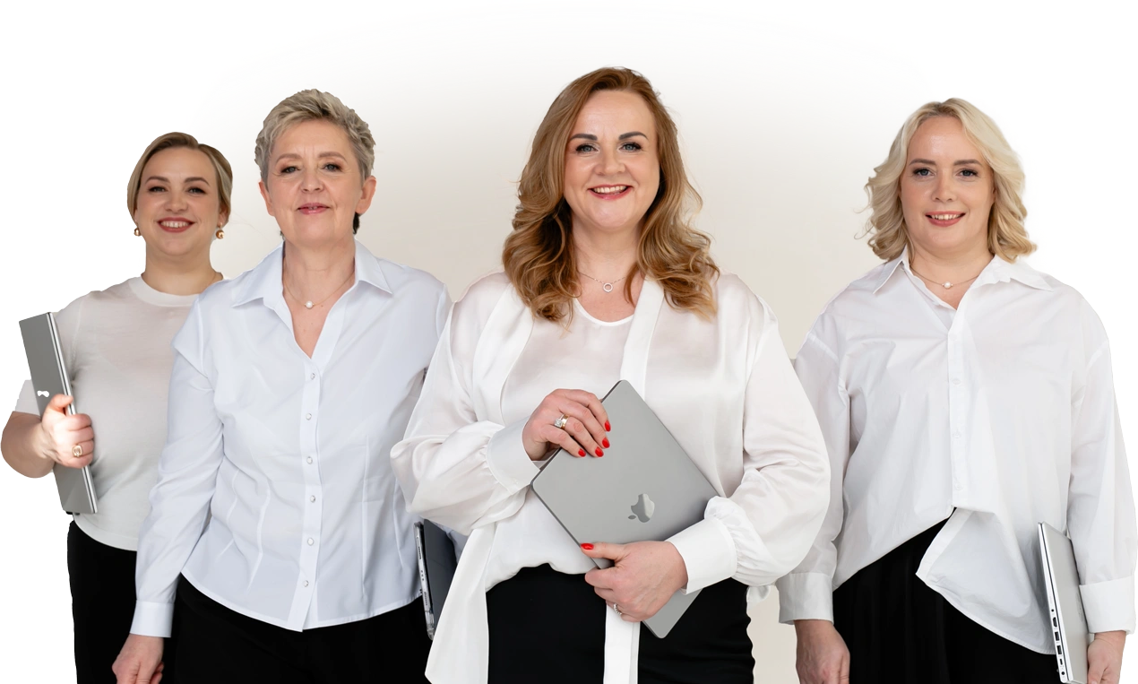 Kamelota komanda četras dāmas